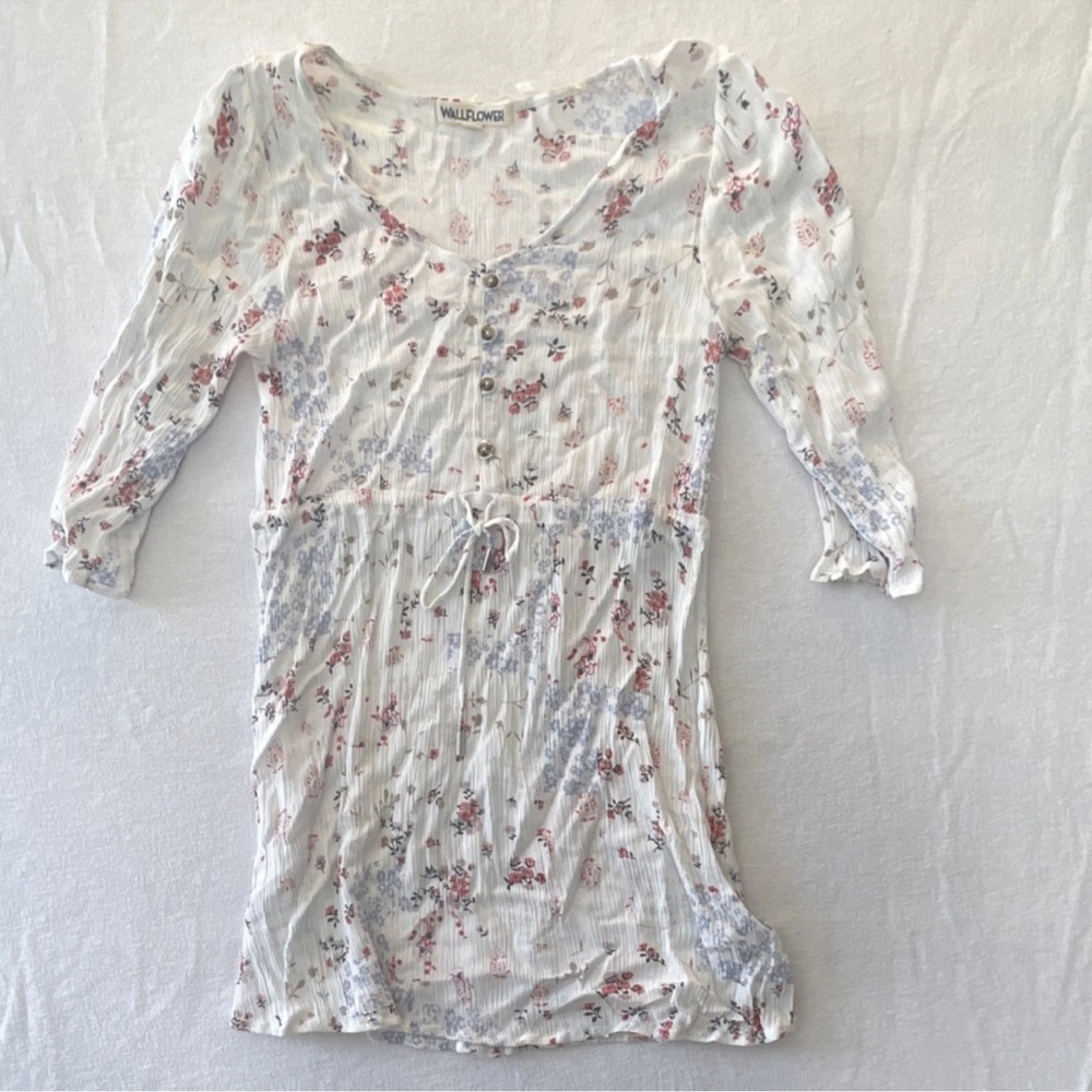 Wallflower 3/4 sleeve White Floral Tie-Front Dress with Pink & Light Blue medium